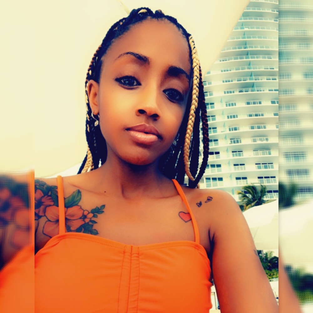 Meet your Posher, Tanika